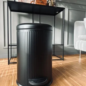 Pedalbøtte i sort metall - 20 liter