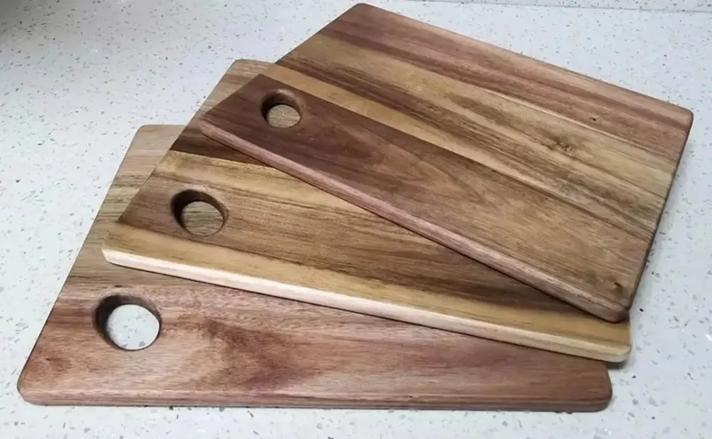 Skjærefjøl i akasietre 28x18 cm | Naturlig og slitesterk skjærefjøl