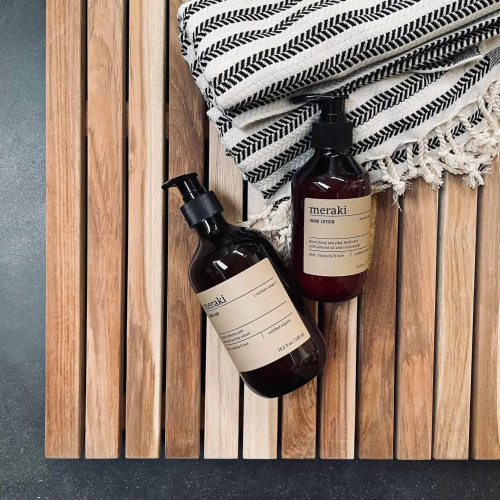 Badematte i teak med gummiføtter – 80x60 cm