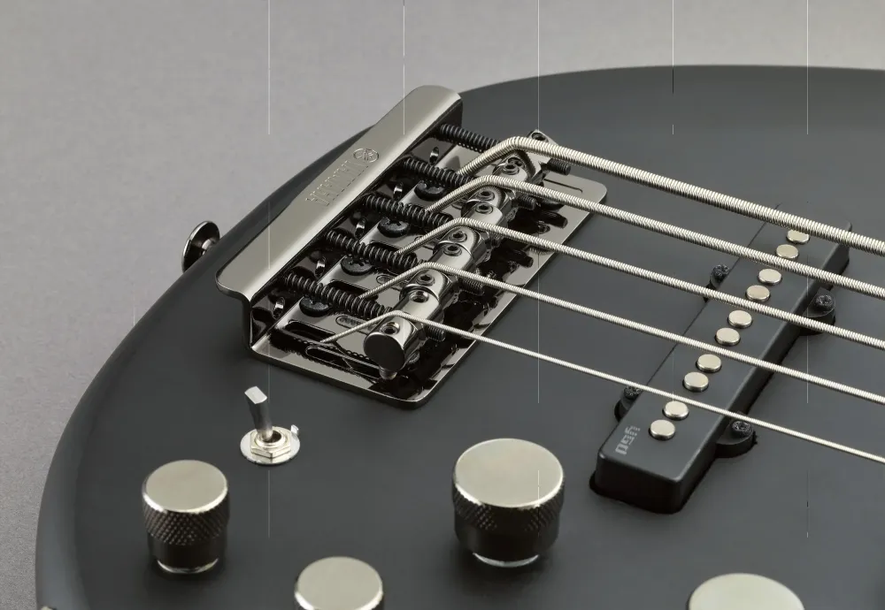 Yamaha BB735A El-Bas (matte sort)