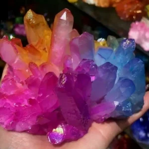 Trendy Aura Rainbow Quartz Clustre , Mixed Color, behandlet naturlig Quartz, Large 700 - 800 Gram