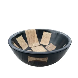 Håndlaget bolle i sort epoxy og eik – Moderne eleganse med naturlig sjel