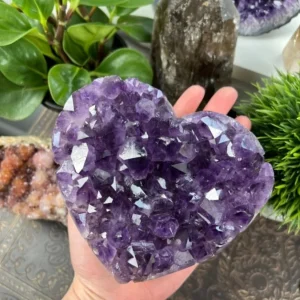Large AAA Quality Brazilian Deep Purple Ametyst Heart, ca. 12 - 13 cm - + 1.2 - 1.5Kg