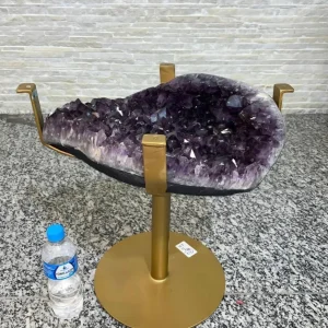 KAMPANJE / HIGH QUALITY BRAZILIAN AMETYST CLUSTER GEODE COFFEE / SOFA TABLE, ca. 23KG - 46x37cm, Høyde 48cm