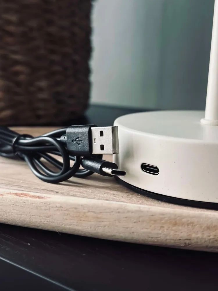 Bordlampe med touch - Hvit