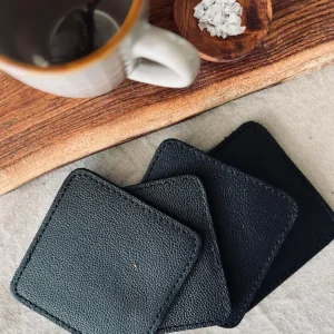 Glassbrikke / Coaster - 4 stk Svart bøffellær