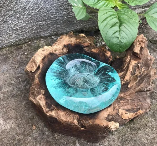 Smeltet glass på tre vase lysestake