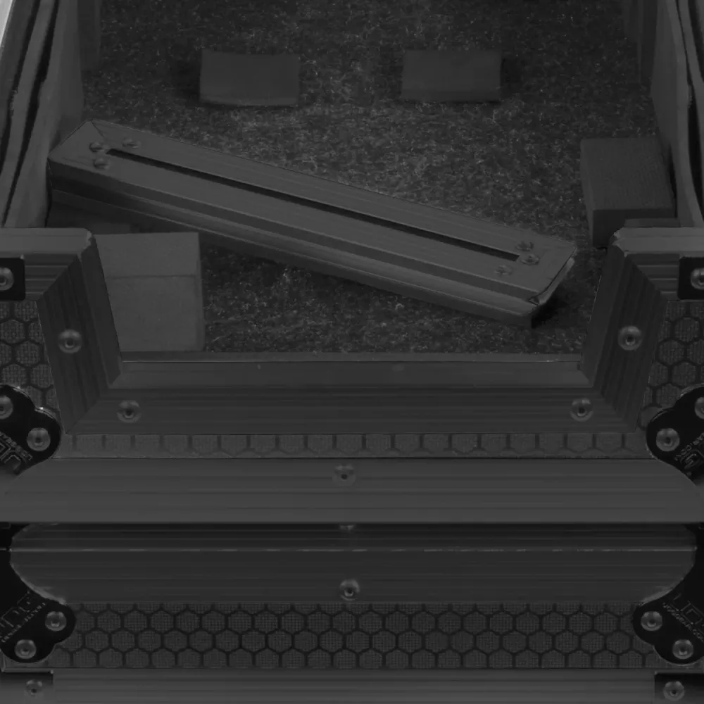 UDG Ultimate Flight Case Denon DJ SC LIVE 4 Black Plus (Wheels)
