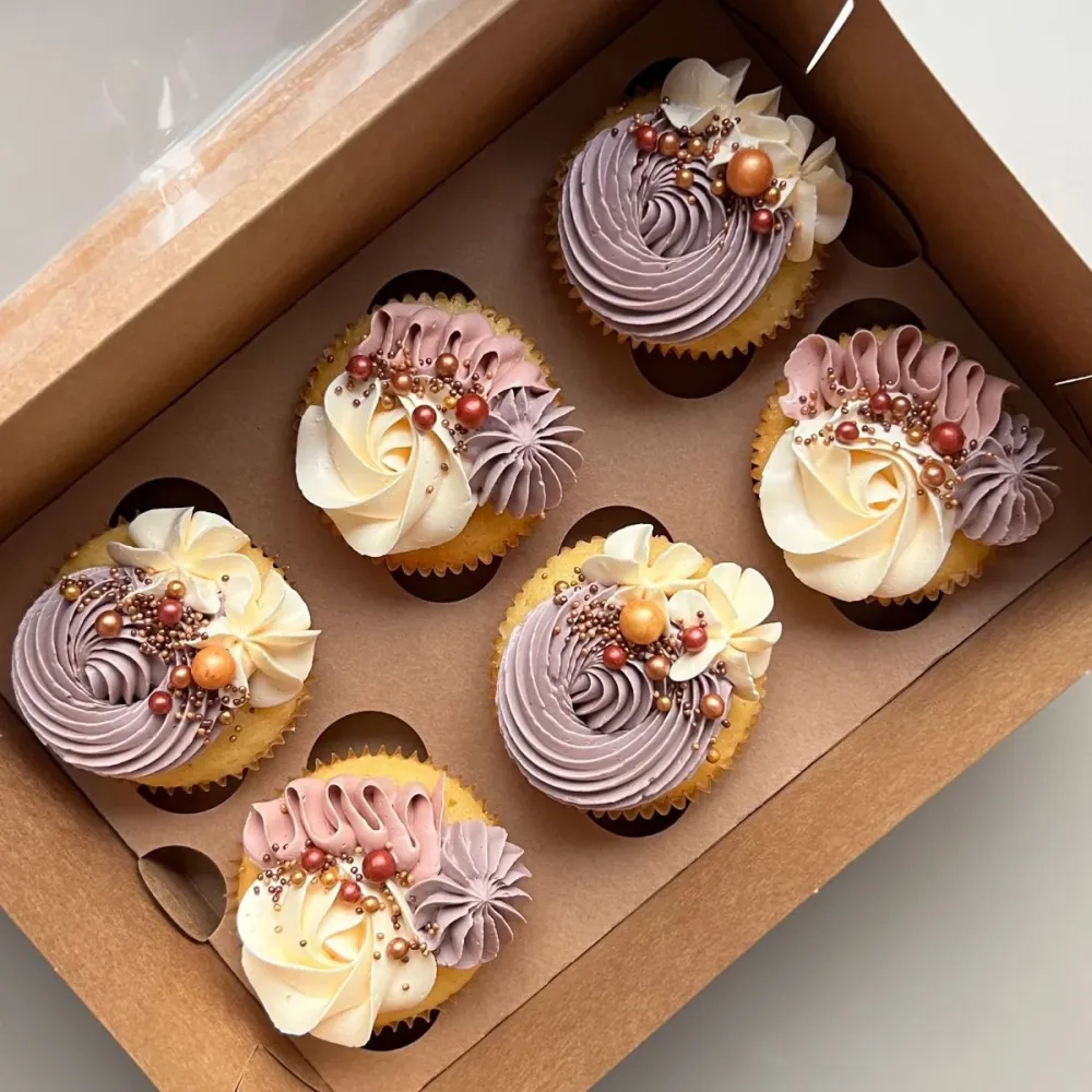 FunCakes kakestrøssel -Golden Passion-, Blanding av myke perler i gull og mørk rød, 80g