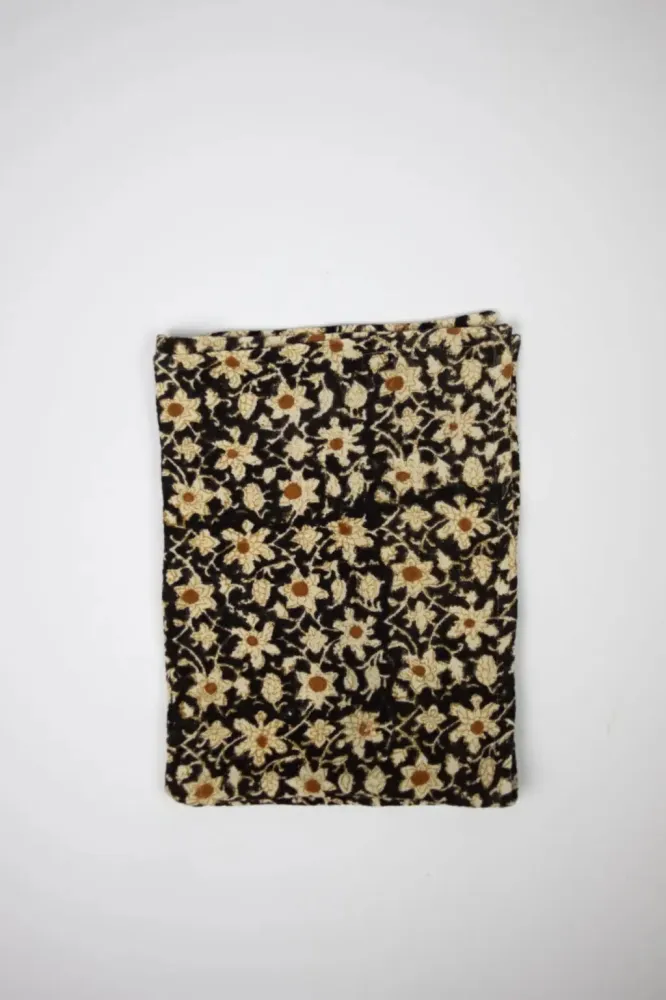 NADINE HANDDUK SVART/BLOMMOR 50X70