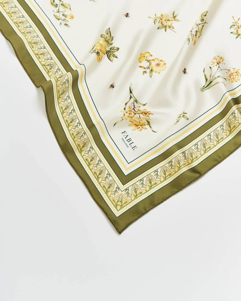 Nouveau Floral gult skjerf – kvadrat