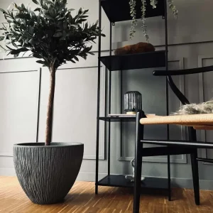 Krukke i plast - Riflet lys grå H 30 cm