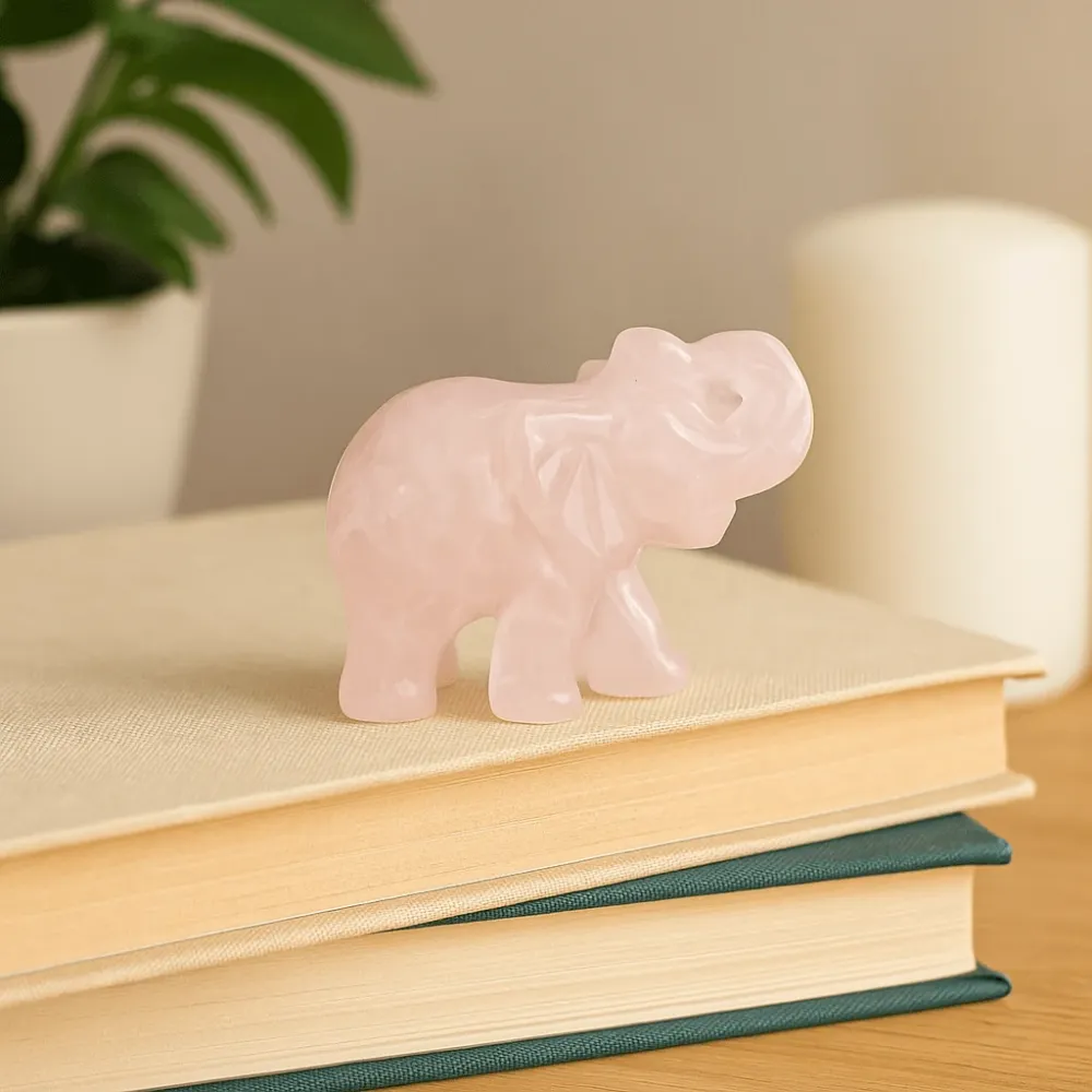 Figur av elefant i rosenkvarts – 50x35x25 mm
