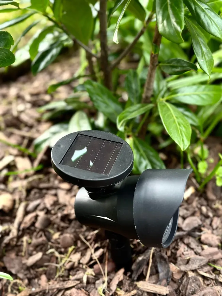 Solcelle-spot med jordspyd – 4 stk