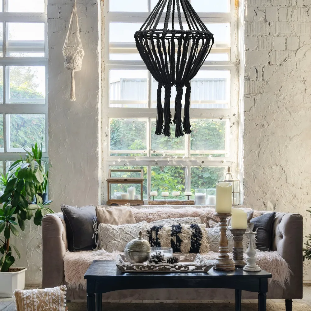 Macrame lysekrone svart stor dråpe
