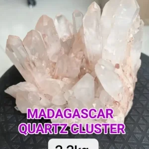Naturlig Madagascar Quartz Cluster - 2.2kg med store Tårnspisser