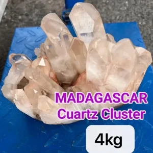 Naturlig Madagascar Quartz Cluster - 4kg med store Tårnspisser