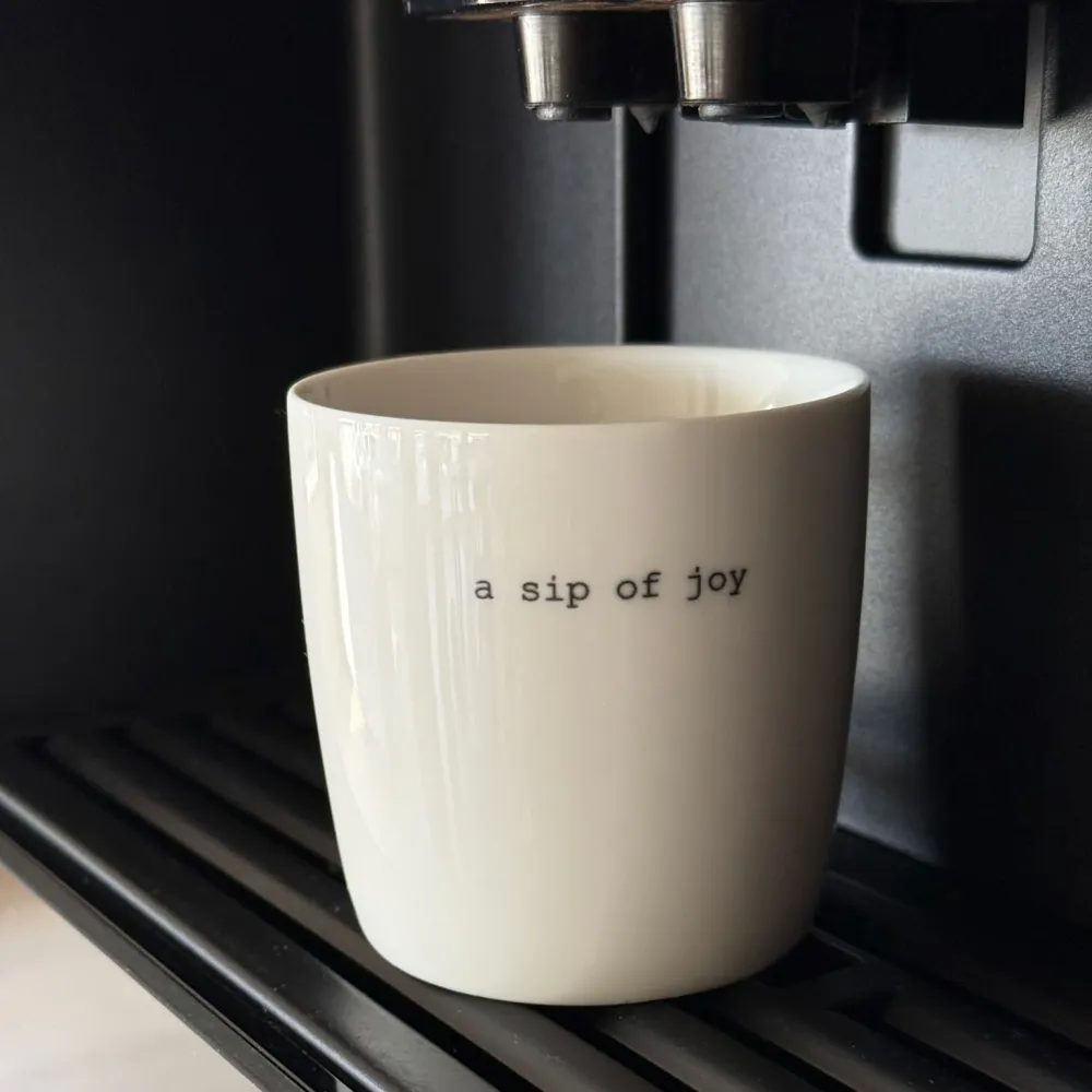sögne krus hvit mini sip joy