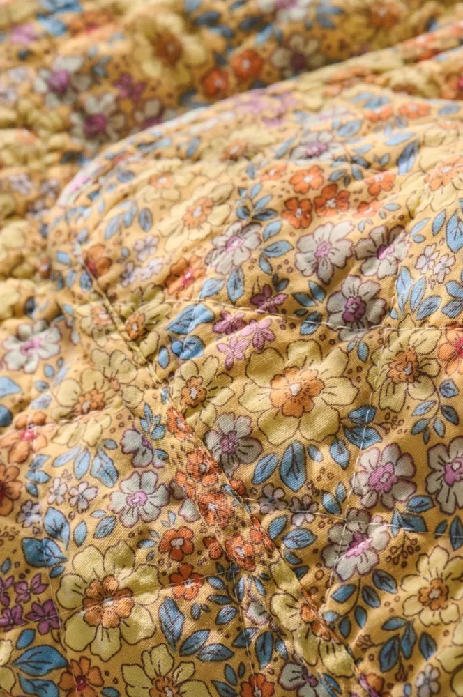 Plaid flower quilt