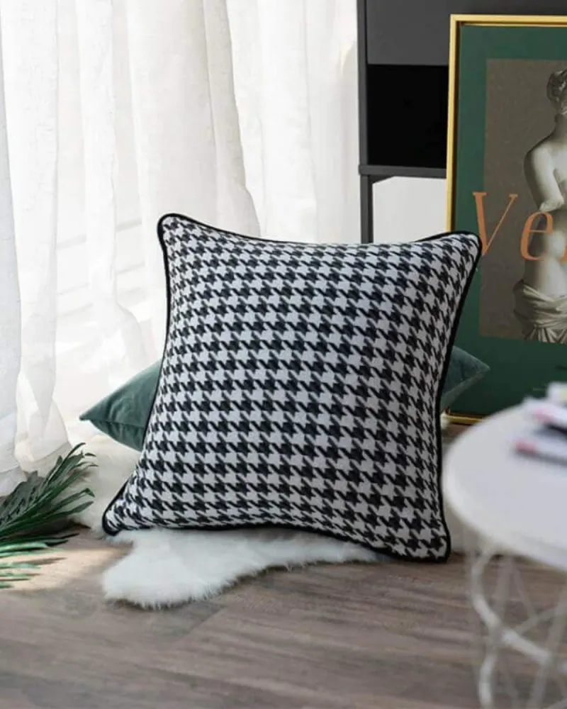 Pied-de-Poule Cushion Cover
