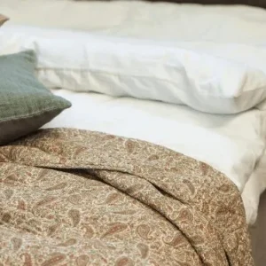 Quilt paisley i grønne, gyldne og rustfargede nyanser