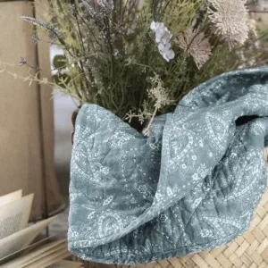 Quilt støvgrønn m/paisley