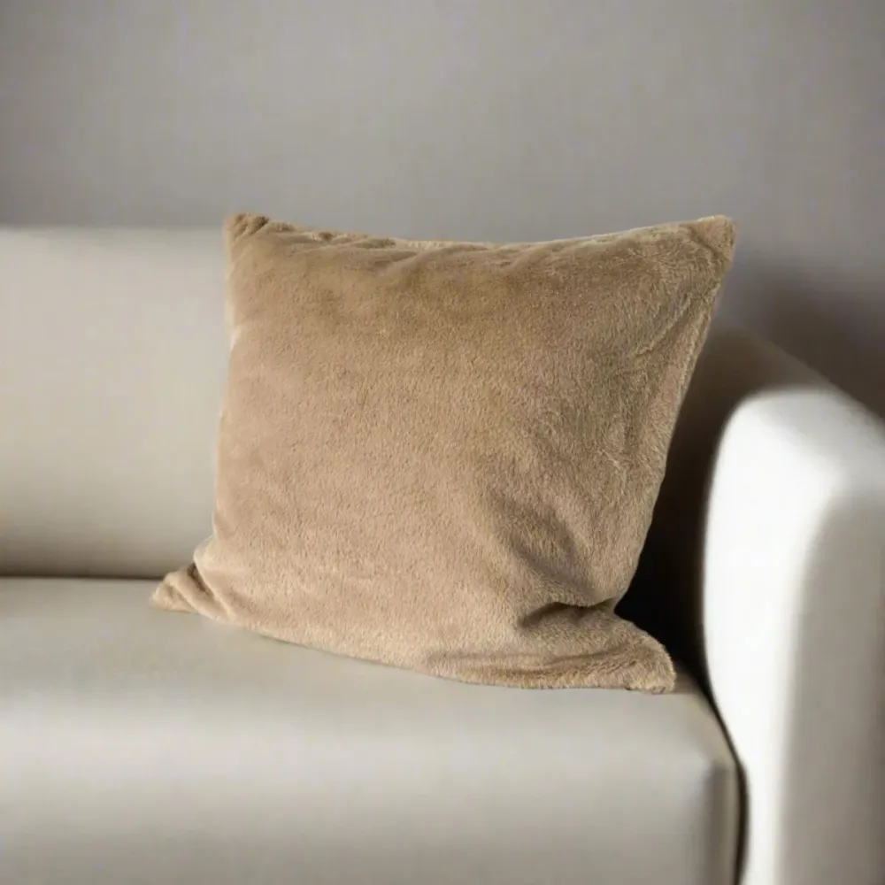 Kuddfodral päls beige 50 cm