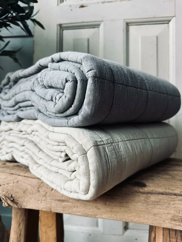 Sengeteppe STONE-WASHED Quilt – Nature