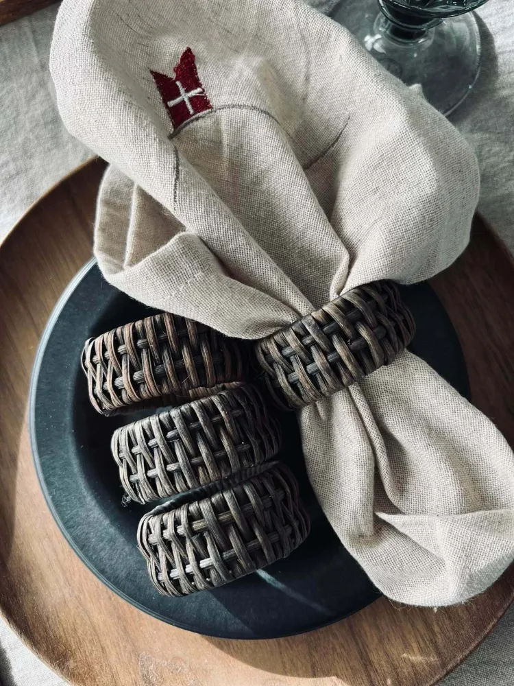 Serviettring sett av 4 sett - Mørk rattan