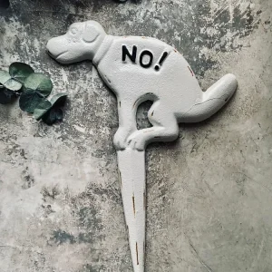 Skilt i støpejern - pooing "No!"