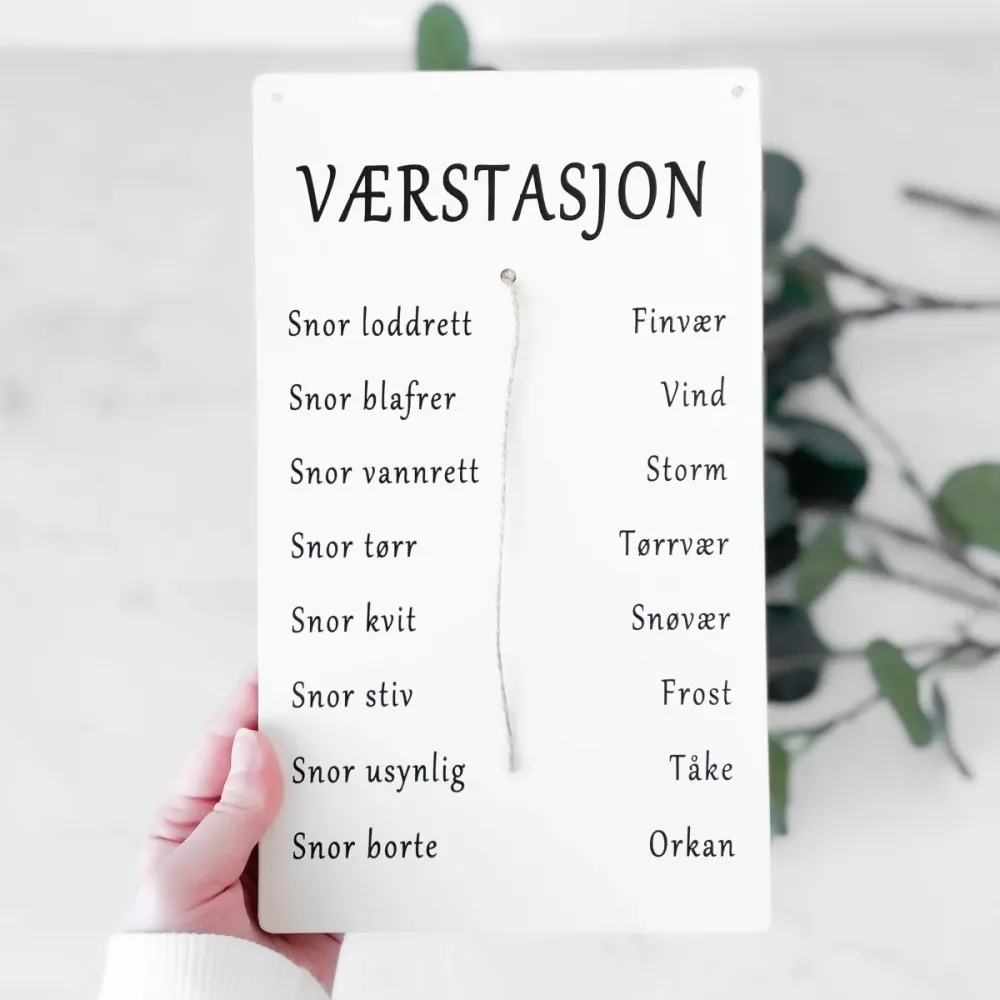 Skilt Værstasjon hvit 16 x 27 cm