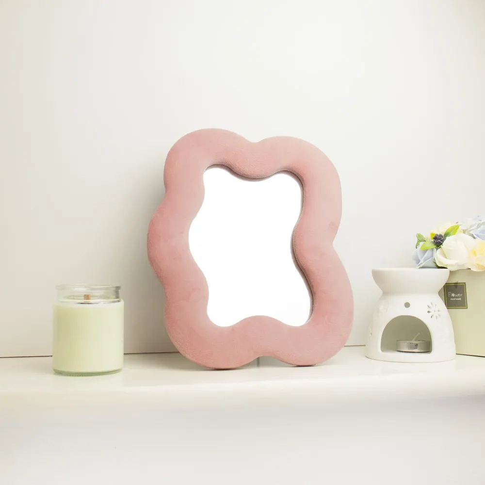 Mykt bølget speil – Firkantet stein – Rosebluss (22,5x27x2,3cm)