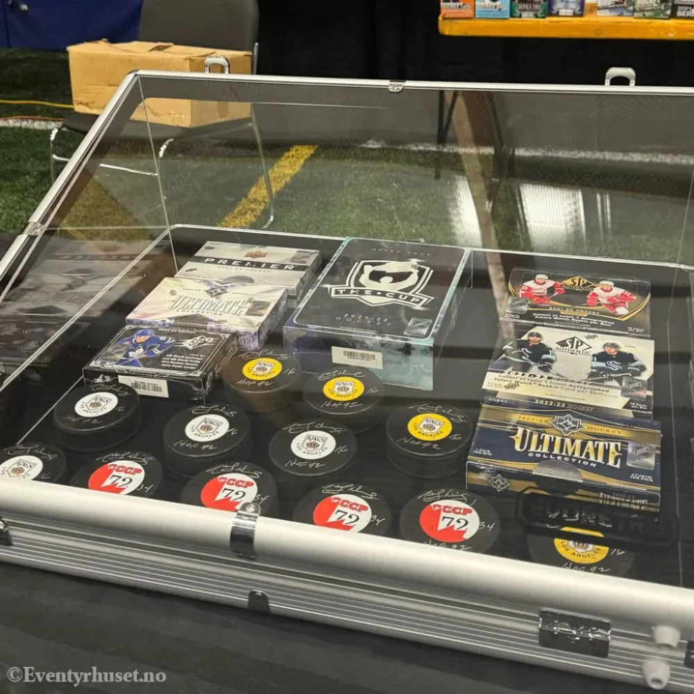 Evoretro Trading Card Display Suitcase