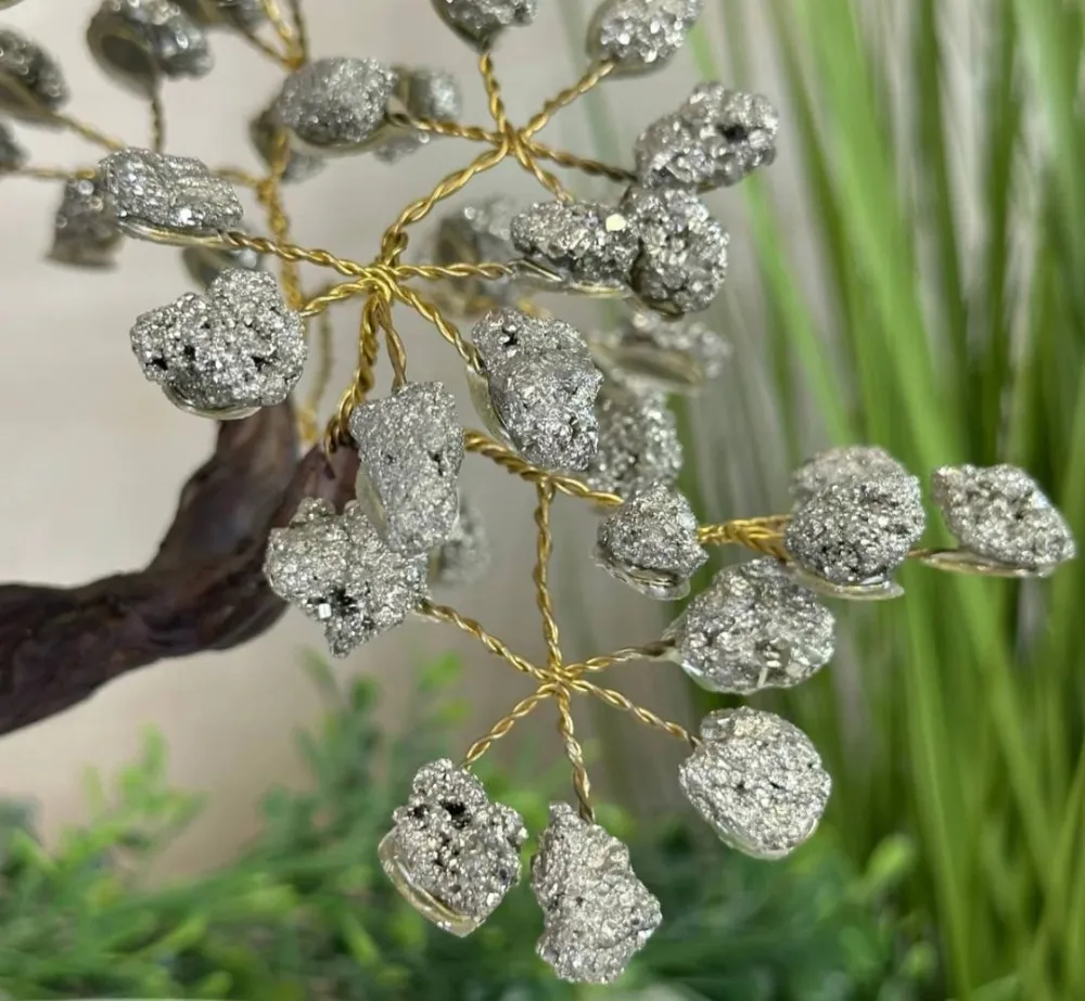 NEW / 25cm Tall Handmade Brazilian PYRITE Gemstone Tree, Quartz Base Crystal Parrot Bird - 120 Crystals