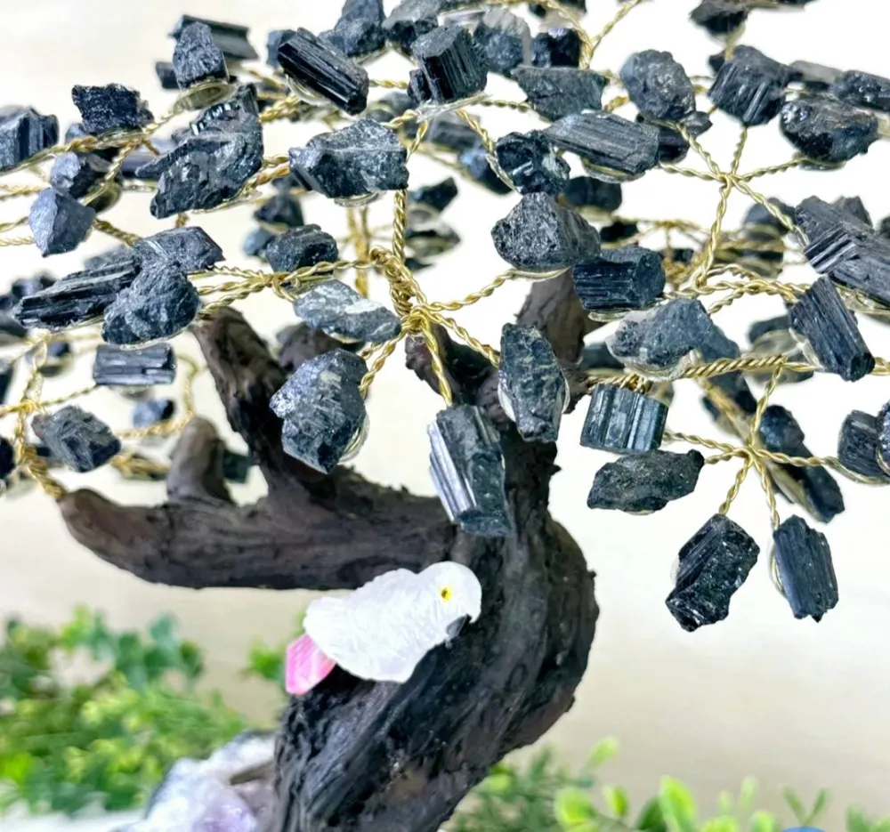 NEW / 25cm Tall Handmade Brazilian Sort Turmaline Raw Quartz Gemstone Tree, Large Ametyst Cluster Quartz Base Crystal Parr...
