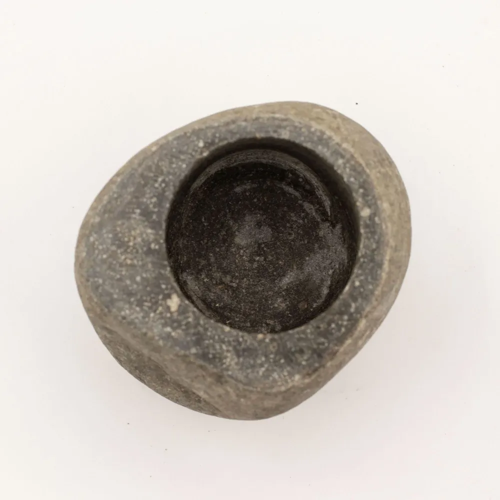 Naturlig elvestein dekorativ morter og støter - Medium (ca. 12x8 cm)
