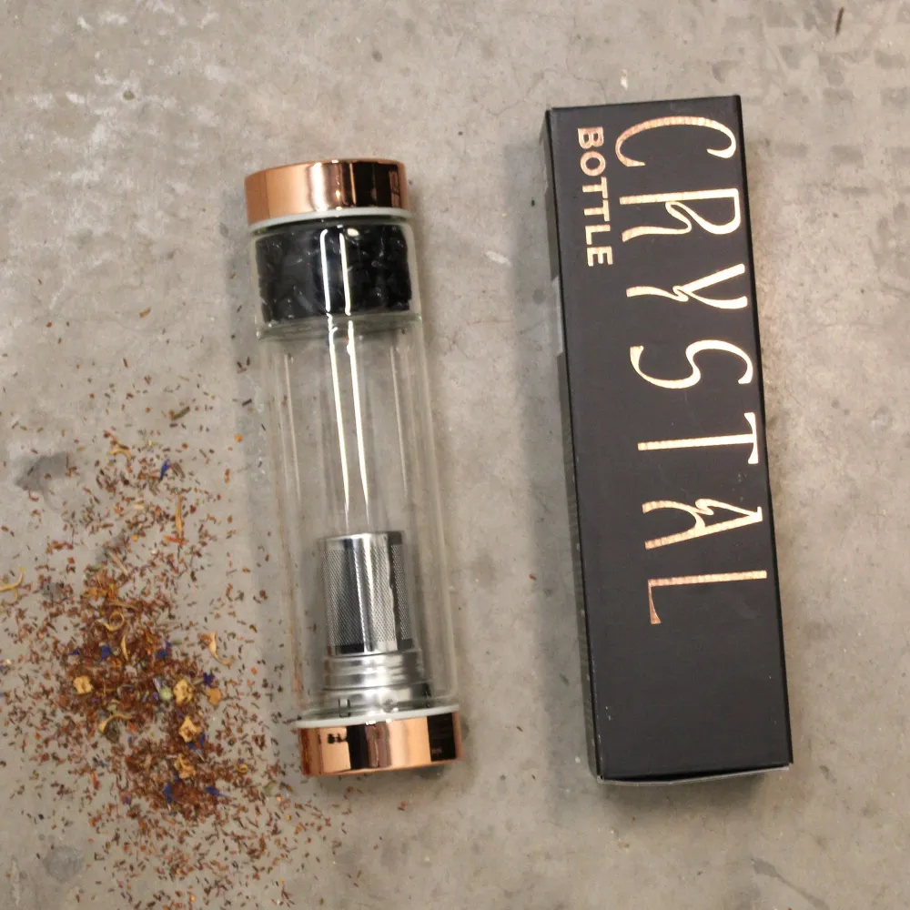 Vannflaske med teinfuser – rosenkvarts krystall