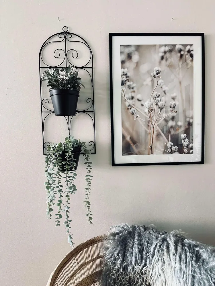 Blomsteroppheng i metall
