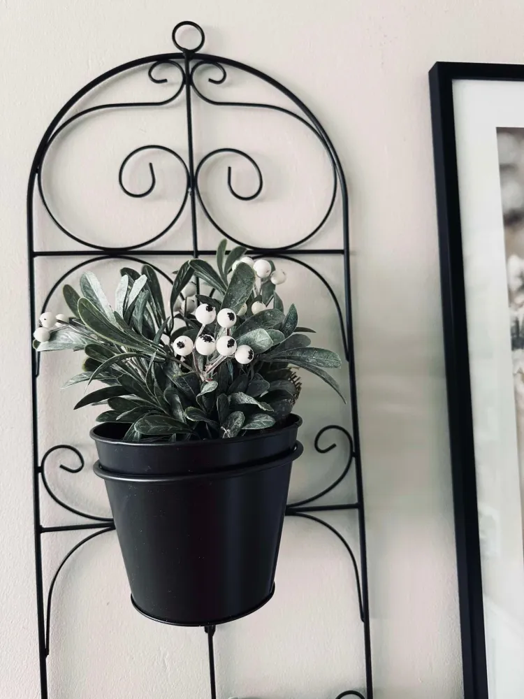 Blomsteroppheng i metall