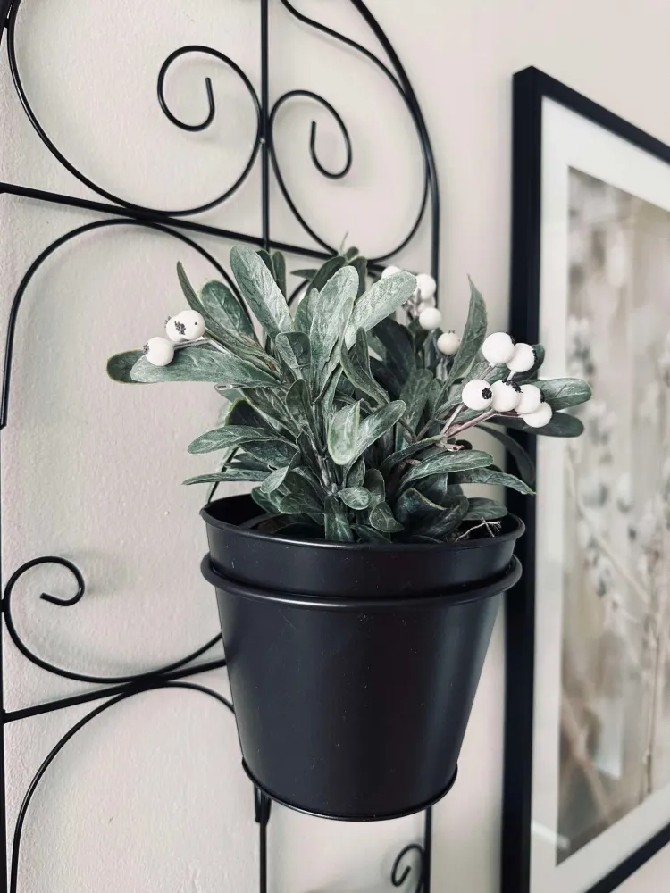 Blomsteroppheng i metall