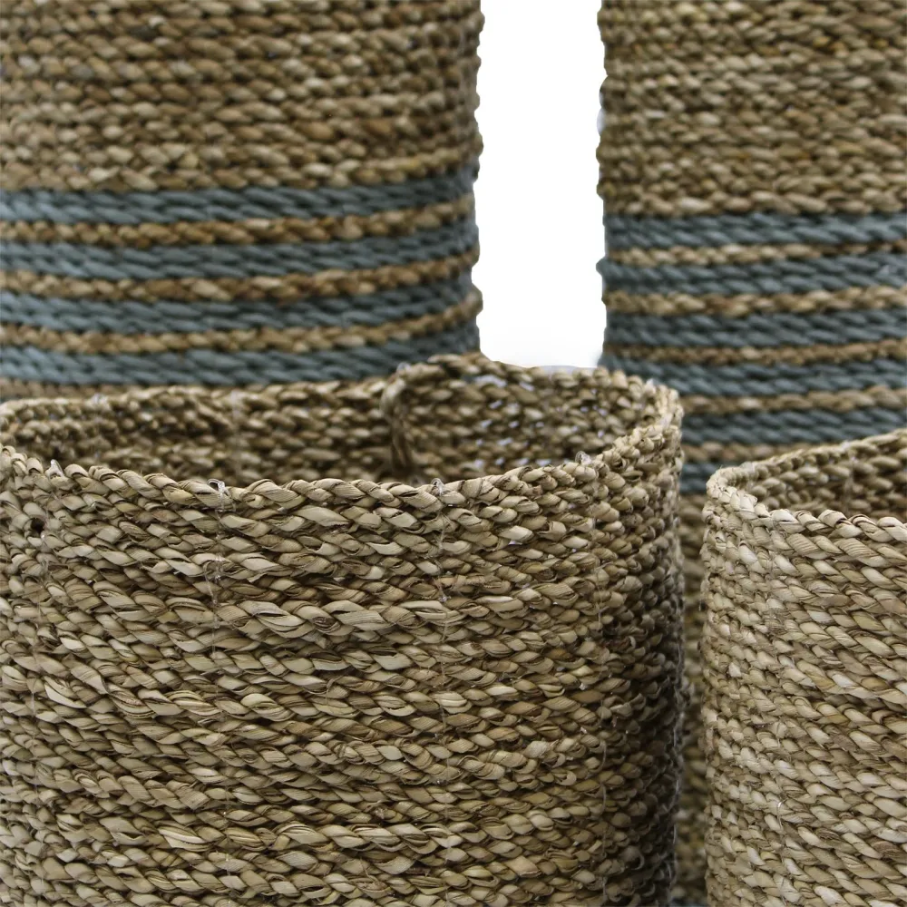 Vaser og beholdere i sjøgressraffia, 2 stk. hver