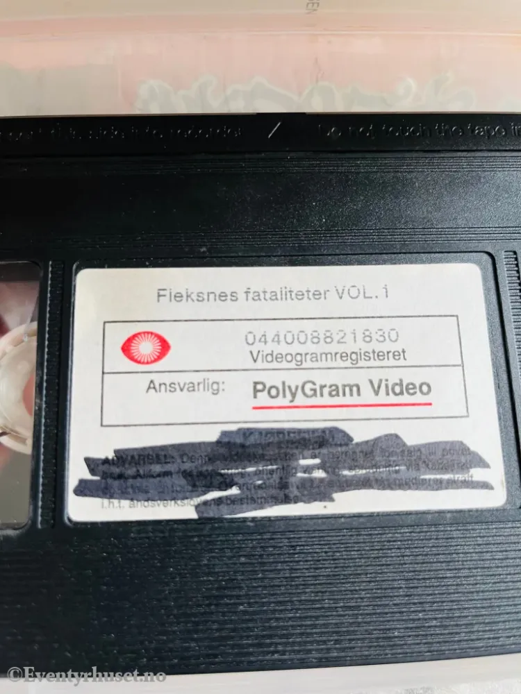 Fleksnes fasiliteter. Vol. 1 (NRK/SVT). VHS fra utleie.